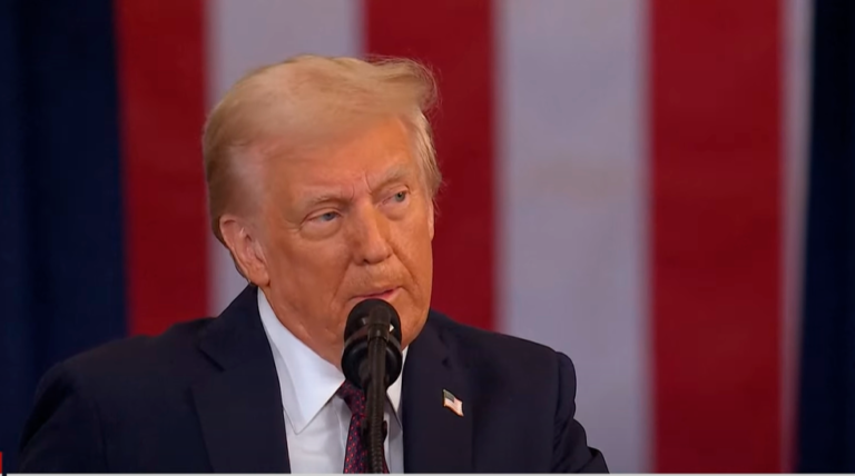 EXCLUSIVO ! Trump Promete Reerguer a América