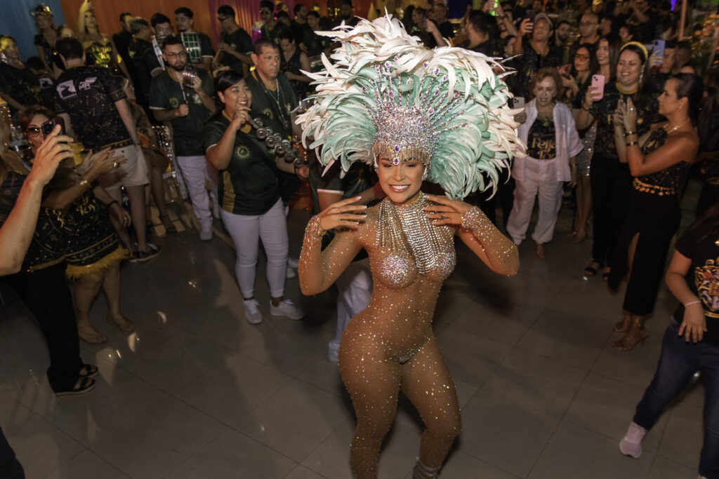Feijão Top 2025: O Carnaval Chique de Manaus que Encantou a City 30 Feijão Top 2025: O Carnaval Chique de Manaus que Encantou a City IMG 7105 Feijão Top 2025: O Carnaval Chique de Manaus que Encantou a City