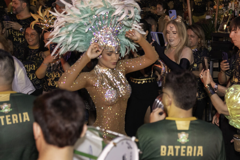 Feijão Top 2025: O Carnaval Chique de Manaus que Encantou a City 31 Feijão Top 2025: O Carnaval Chique de Manaus que Encantou a City IMG 7106 Feijão Top 2025: O Carnaval Chique de Manaus que Encantou a City