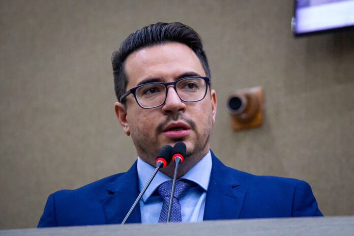 Vereador Denuncia Ditadura na Saúde de Manaus: