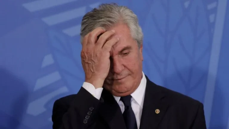 Ex-presidente Fernando Collor durante sessão no Senado Federal