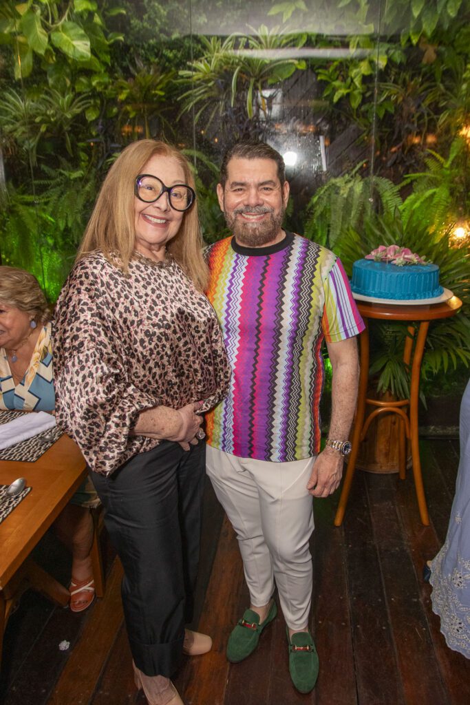 Colunista social de Manaus, Fernando Coelho Jr., celebra aniversário com almoço elegante no Barollo 34 Colunista social de Manaus, Fernando Coelho Jr., celebra aniversário com almoço elegante no Barollo IMG 7725 Colunista social de Manaus, Fernando Coelho Jr., celebra aniversário com almoço elegante no Barollo
