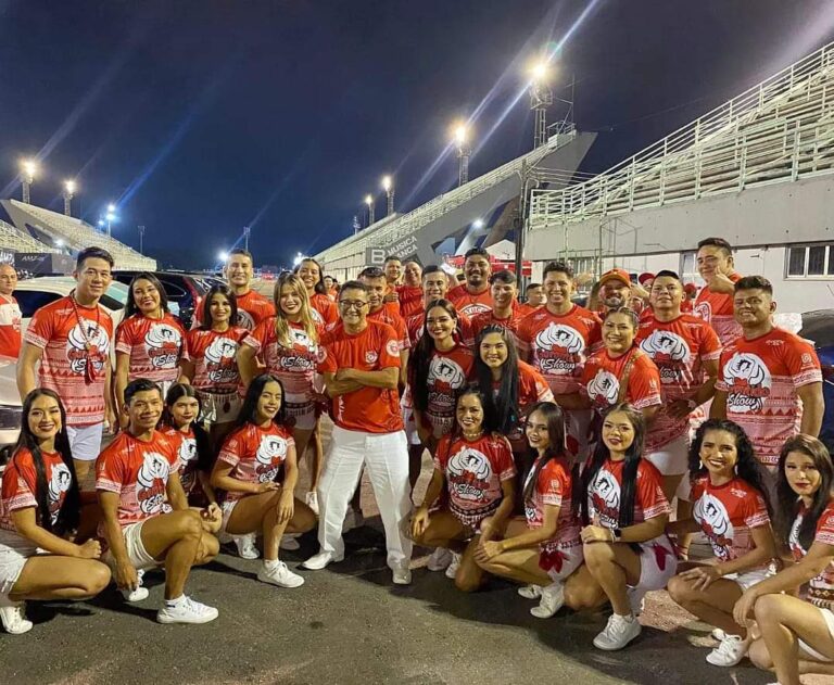 História do Garantido Show, grupo de dança do Boi Garantido, fundado em Parintins e presente em Manaus desde 1998.