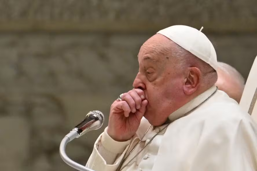 Papa Francisco: O Legado de um Pontífice Reformador e Humanitário 4 Papa Francisco: O Legado de um Pontífice Reformador e Humanitário Papa Francisco foi internado com quadro de bronquite — Foto: Alberto Pizzoli/AFP