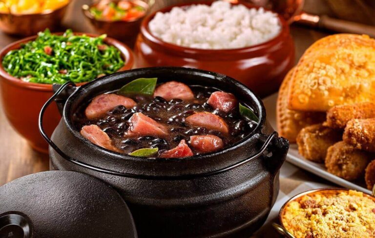 Feijoadada da Cavaleiros: Sabor, Música e Fraternidade em um Evento para Toda Sociedade