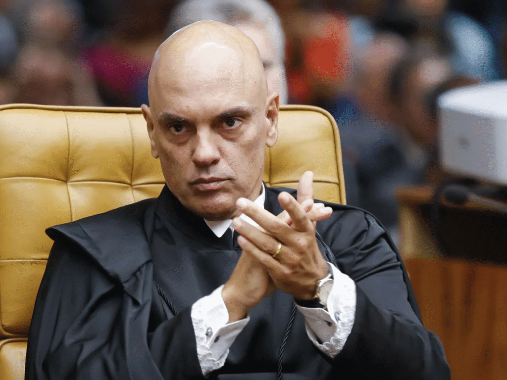 Câmara Aprova Suspensão de Ação Penal Contra Delegado Ramagem 2 Câmara Aprova Suspensão de Ação Penal Contra Delegado Ramagem Alexandre de Moraes - STF