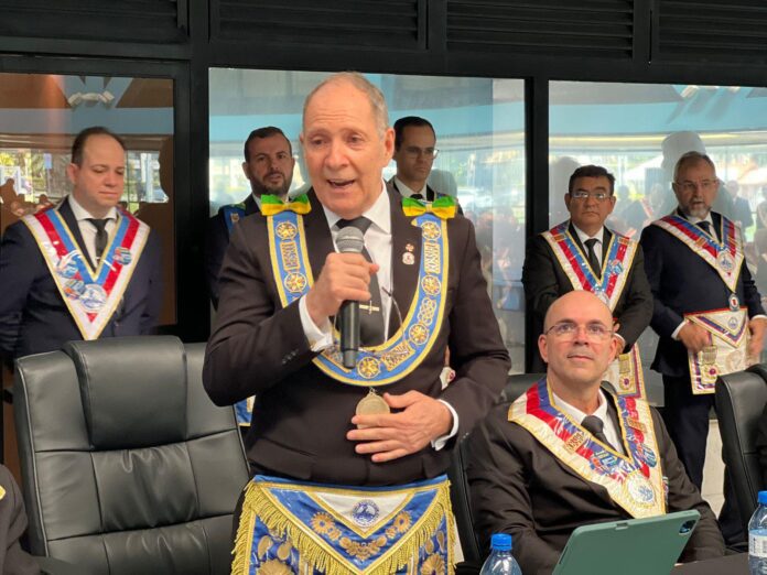 Grão‑Mestre Percival Guerreiro Corona Ir. Sidney Marcandali na posse da SAFL‑GOB