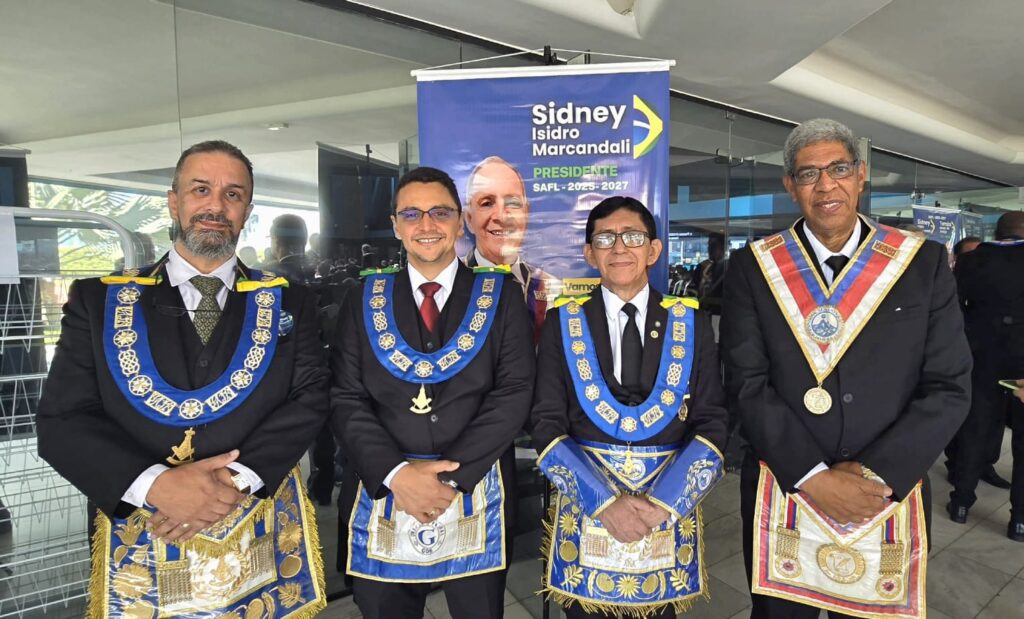 GOB‑AM saúda Sidney Marcandali, novo Presidente da SAFL‑GOB 3 GOB‑AM saúda Sidney Marcandali, novo Presidente da SAFL‑GOB Grão‑Mestre Percival Guerreiro e Ir. Sidney Marcandali na posse da SAFL‑GOB