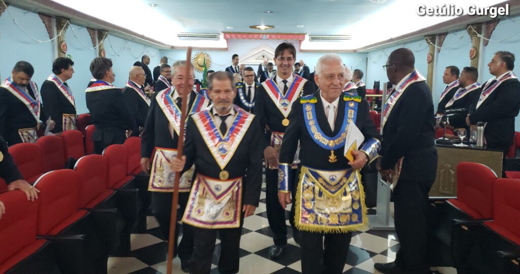 Grão-Mestre apresenta Relatório de Atividades 2025 na Assembleia Distrital Legislativa 3 Grão-Mestre apresenta Relatório de Atividades 2025 na Assembleia Distrital Legislativa Grão-Mestre do GODF apresenta Relatório de Atividades 2025 na Assembleia Distrital Legislativa