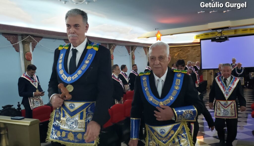 Grão-Mestre apresenta Relatório de Atividades 2025 na Assembleia Distrital Legislativa 4 Grão-Mestre apresenta Relatório de Atividades 2025 na Assembleia Distrital Legislativa Grão-Mestre do GODF apresenta Relatório de Atividades 2025 na Assembleia Distrital Legislativa